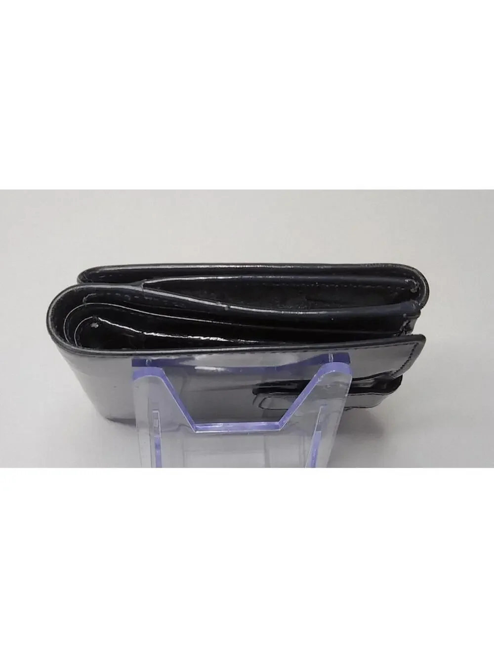 Gucci Black Patent Leather Tri-Fold Wallet - Picture 4 of 9